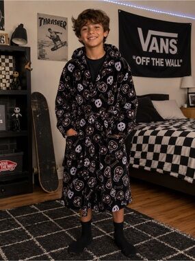 Kids Fleece Sleep Robe – Skull Print Hooded Bathrobe (Ages 10–12)